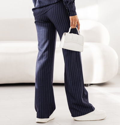 Eleganckie spodnie damskie typu szwedy 8254B - granatowy