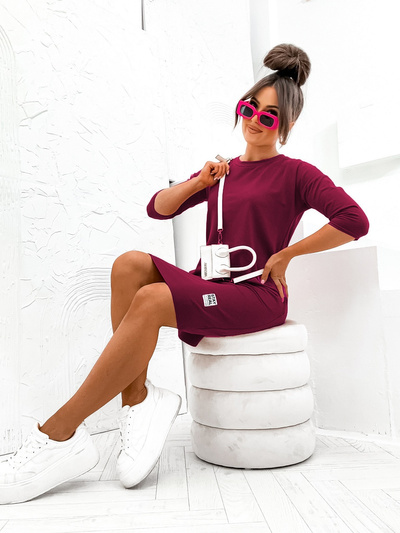 Sukienka dresowa o prostym kroju 633 - bordo