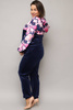 Welurowy dres damski PLUS SIZE bluza w kwiaty + jednolite spodnie - granatowy