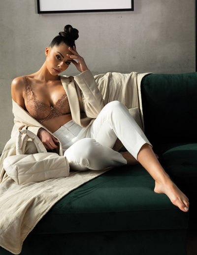 MAT BIUSTONOSZ CARMELA M-053/22 BIG CAPUCCINO