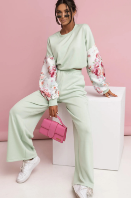Elegancki komplet dresowy damski z wiskozy w kwiatowy wzór 557